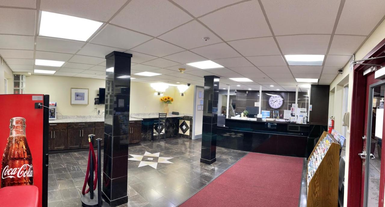 שורליין Americas Inn & Suite מראה חיצוני תמונה
